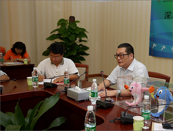 外運會組委會副主任、中國國際投資促進會副會長、深圳市國際投資促進會會長李清森（中間）